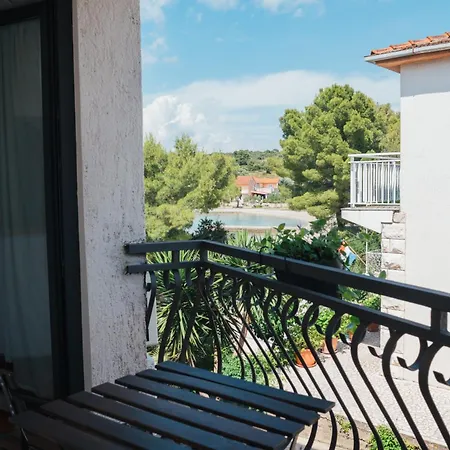 Gostinjska kuća Tamara Loviste